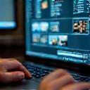 Bild, das Bearbeitungssoftware darstellt, Symbol für Postproduktion
